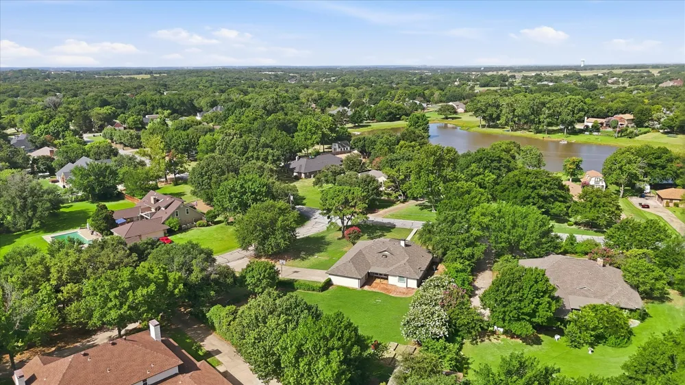 205 FOREST LANE Double Oak, TX 75077