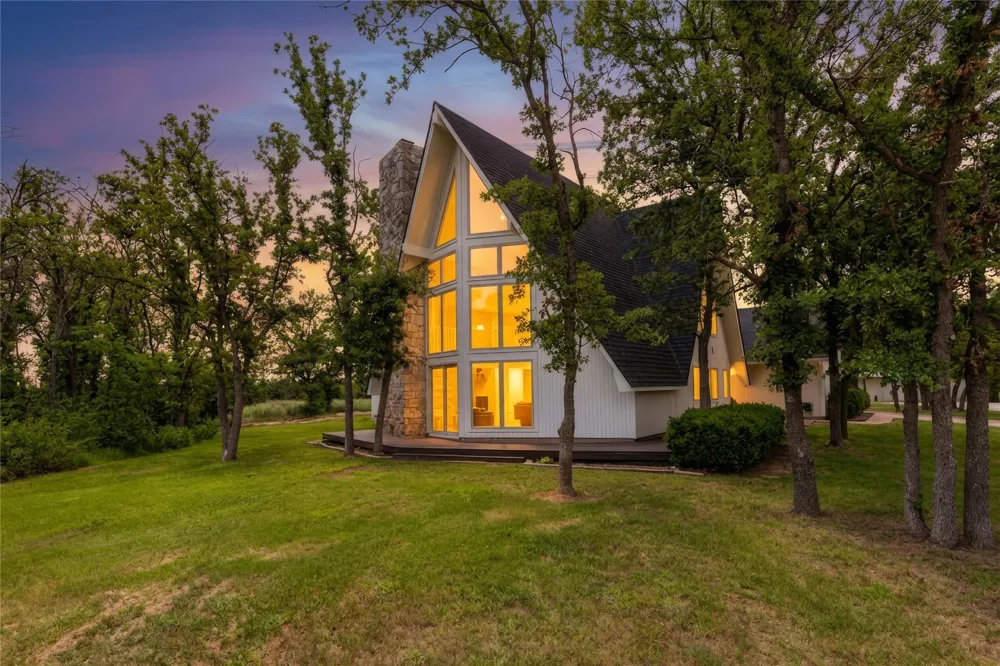 1704 County Road 3555 Paradise, TX 76073
