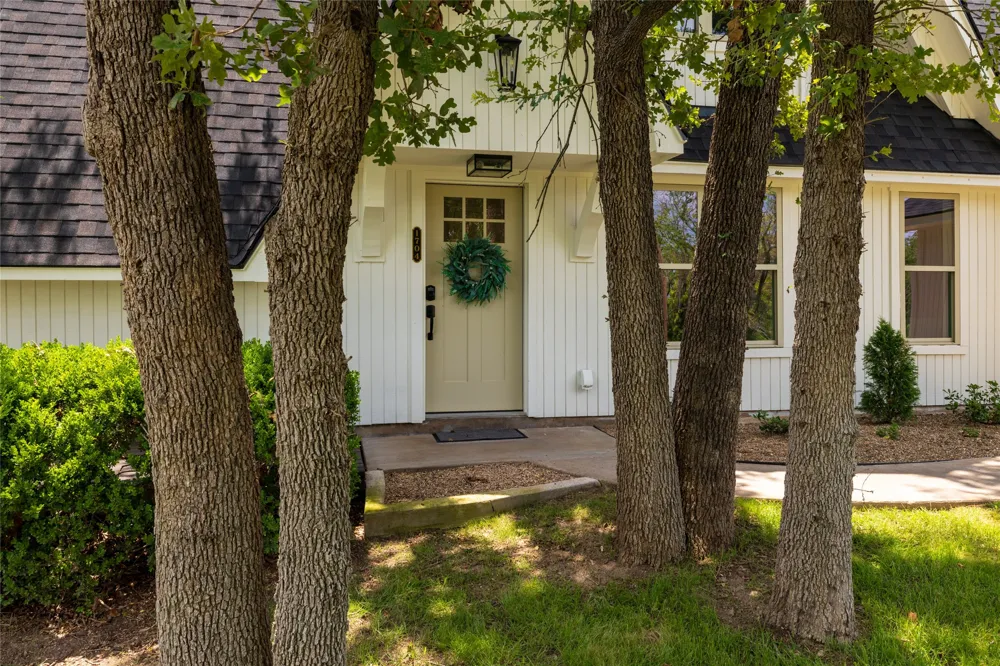 1704 County Road 3555 Paradise, TX 76073