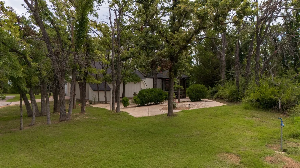 1704 County Road 3555 Paradise, TX 76073