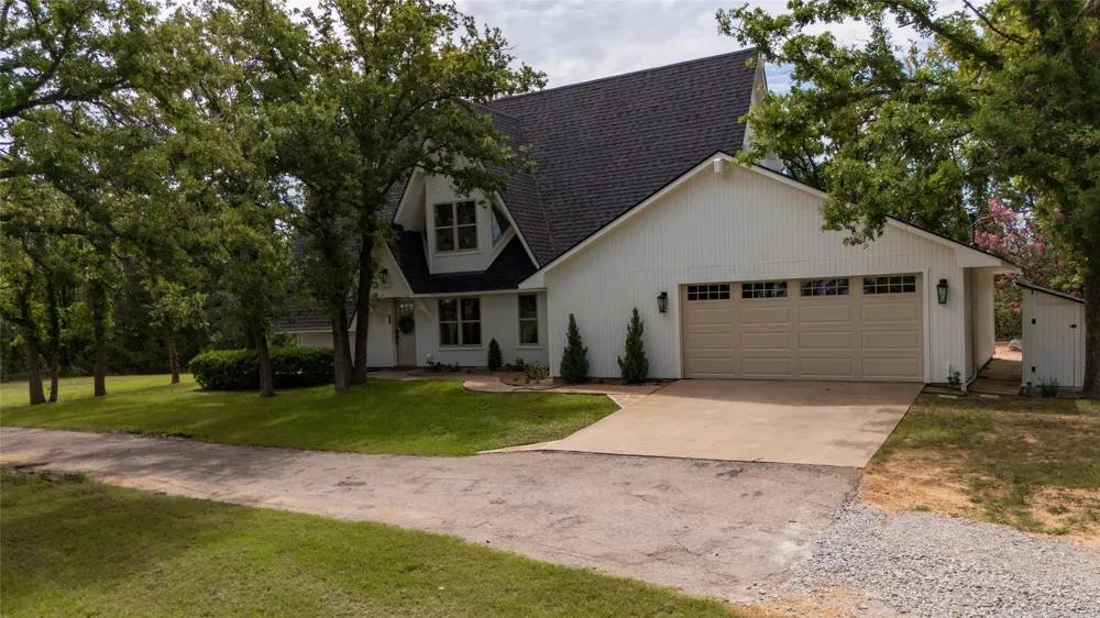 1704 County Road 3555 Paradise, TX 76073