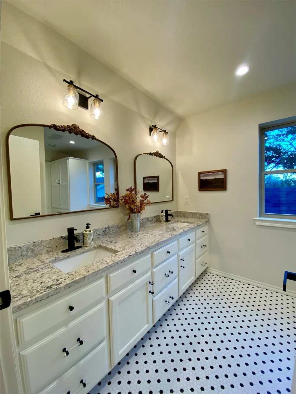 1704 County Road 3555 Paradise, TX 76073