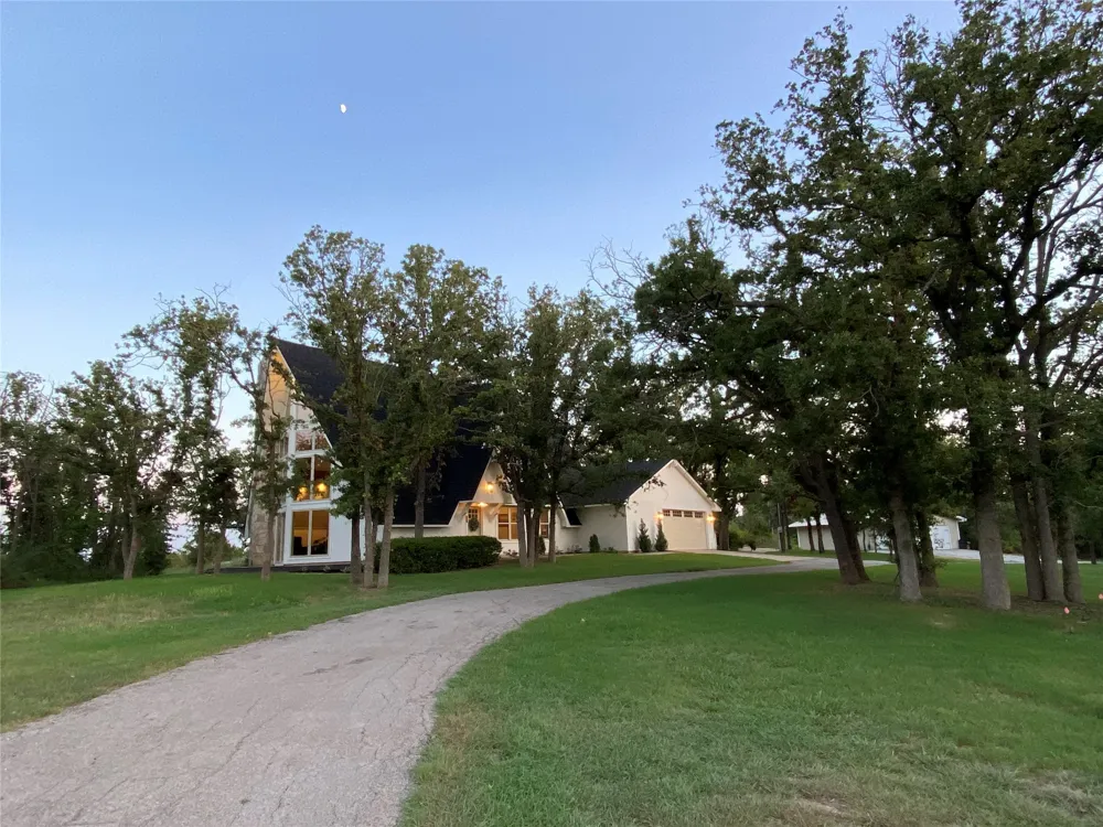 1704 County Road 3555 Paradise, TX 76073