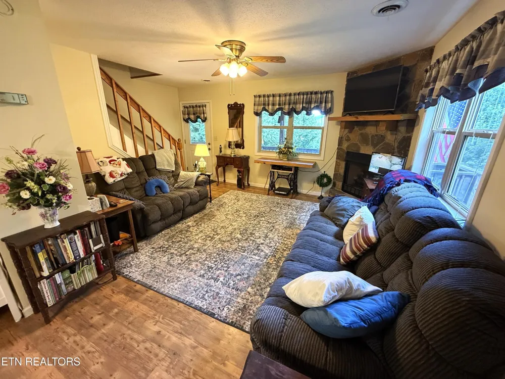 199 Pear Tree Way Del Rio, TN 37727