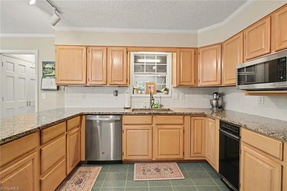 8805 Willowmede Drive Lewisville, NC 27023
