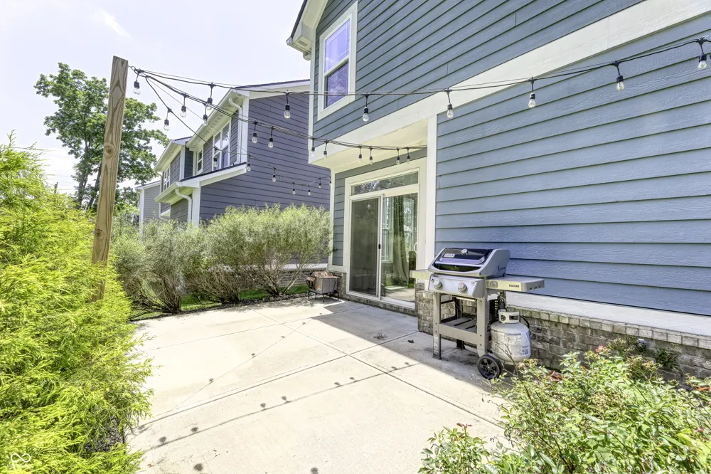 105 Thomas Point Drive Fortville, IN 46040