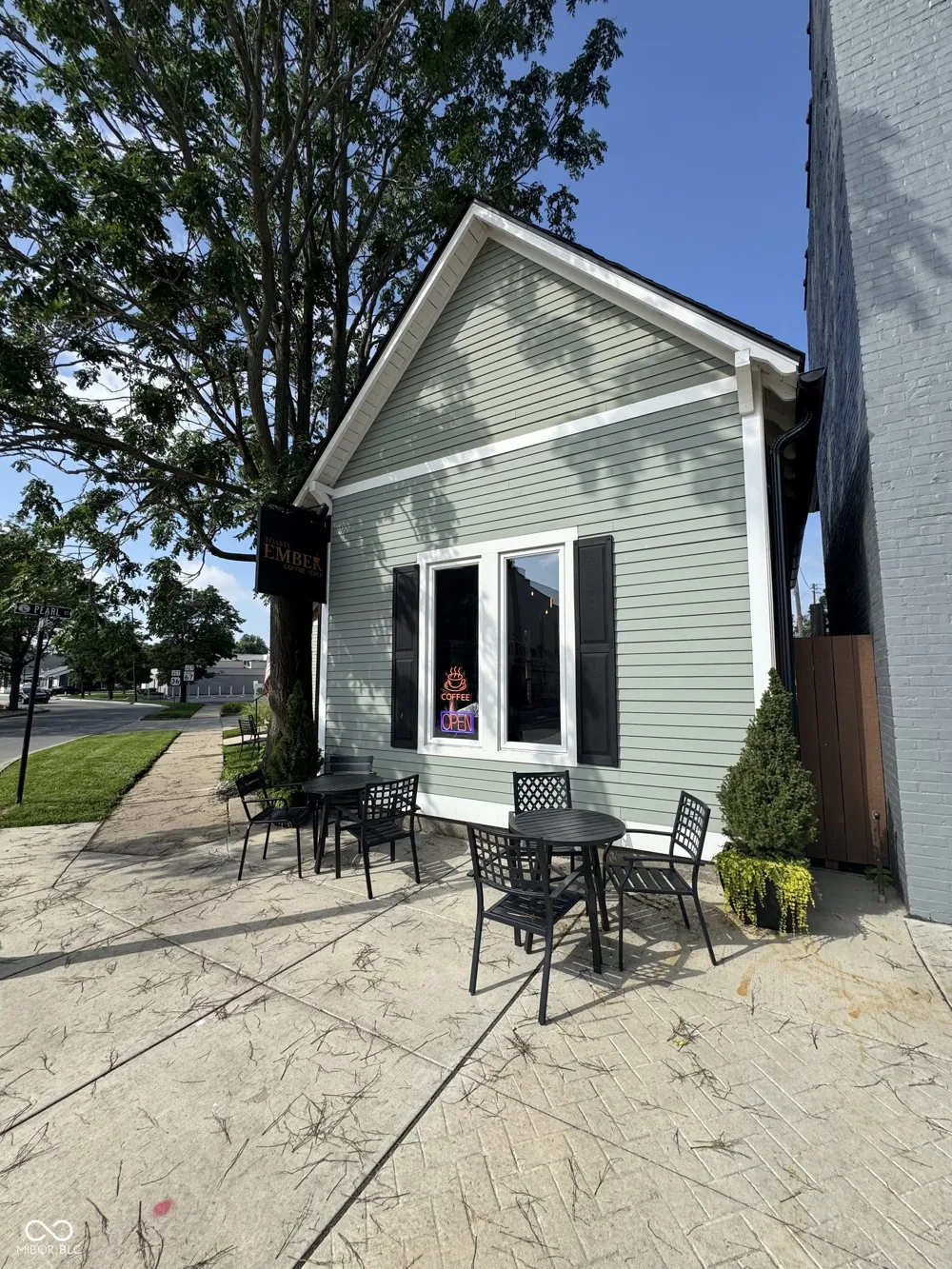 105 Thomas Point Drive Fortville, IN 46040