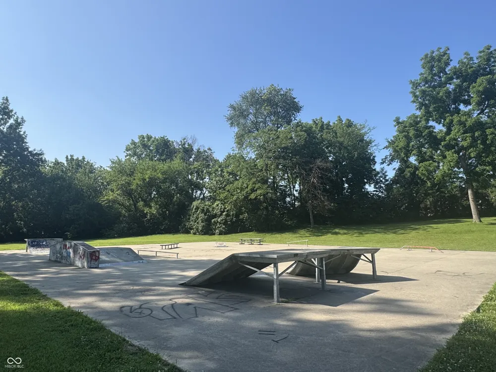 105 Thomas Point Drive Fortville, IN 46040