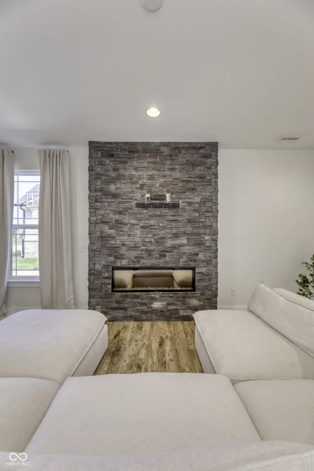 105 Thomas Point Drive Fortville, IN 46040