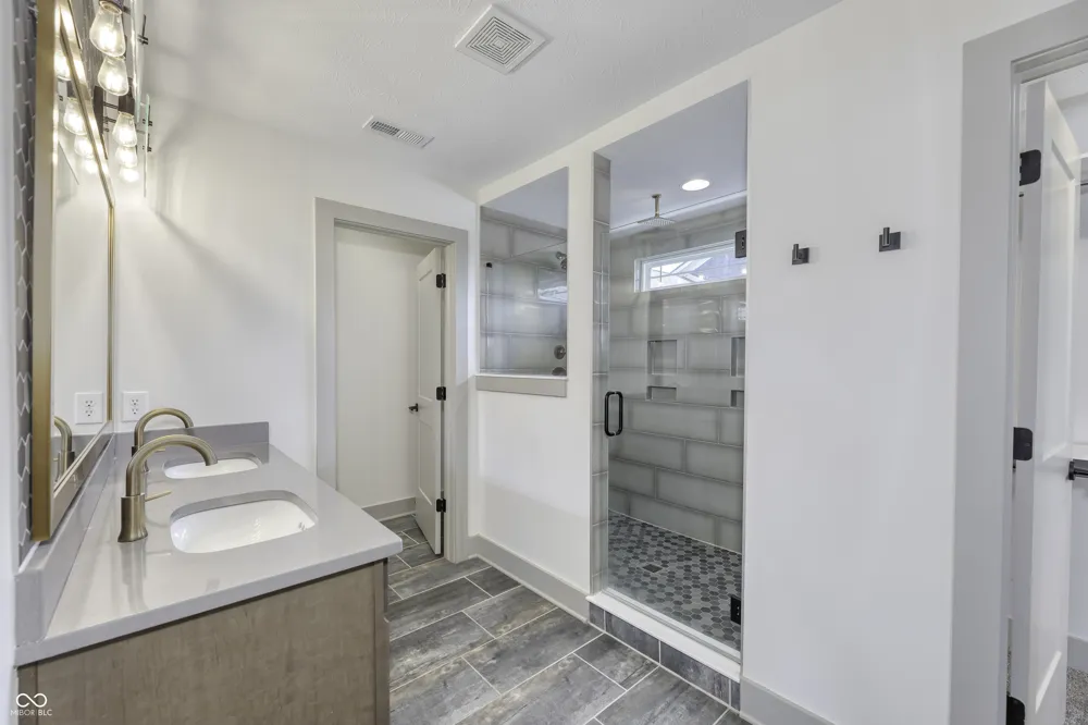 105 Thomas Point Drive Fortville, IN 46040