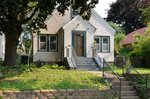 1139 Magnolia Avenue E