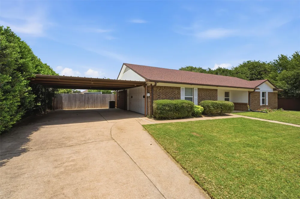 308 Oakwood Lane Hewitt, TX 76643