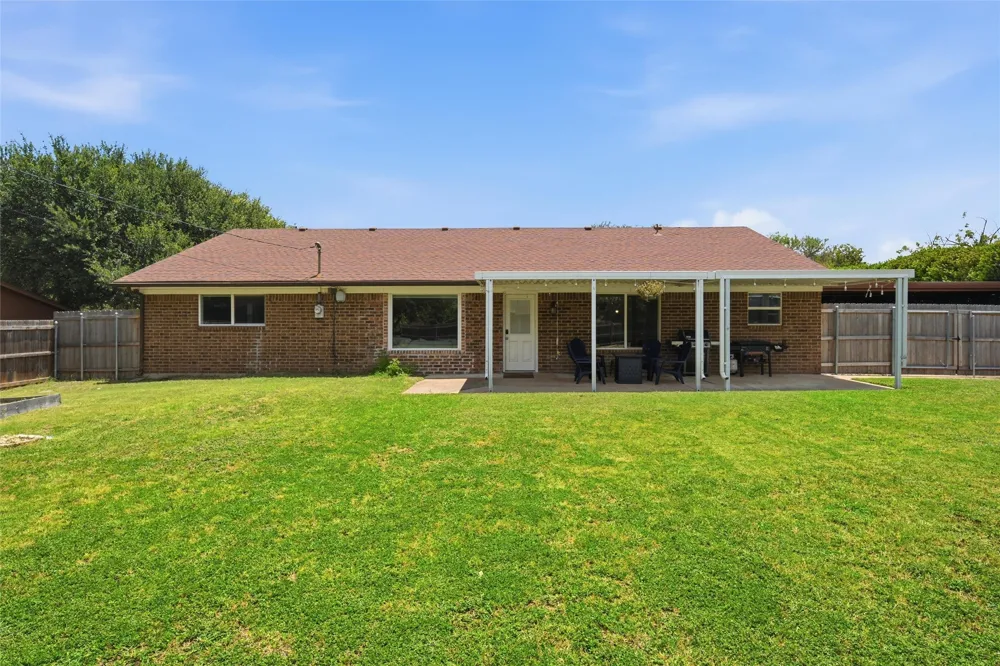 308 Oakwood Lane Hewitt, TX 76643