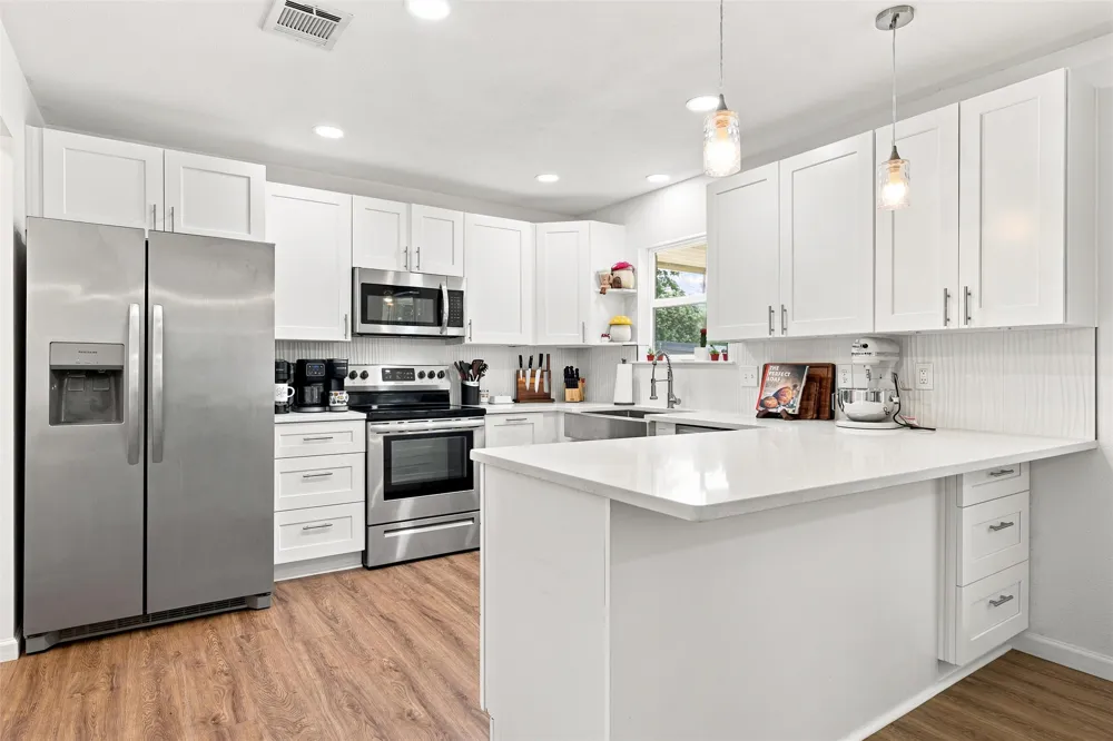 308 Oakwood Lane Hewitt, TX 76643