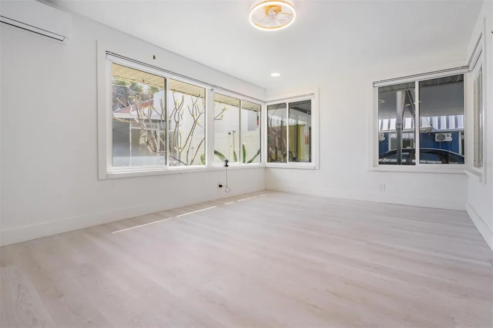 14060 MIRAMAR AVENUE St Petersburg, FL 33708