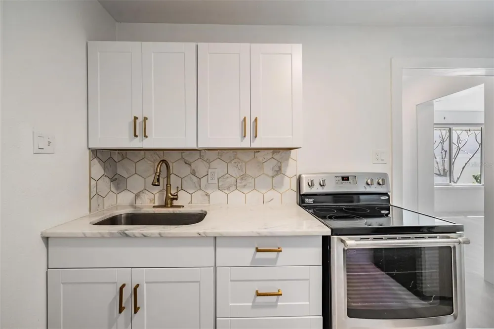 14060 MIRAMAR AVENUE St Petersburg, FL 33708