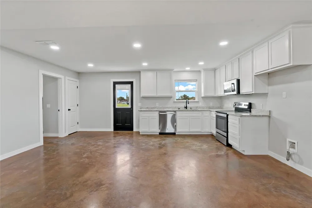 23 PR 43794 Paris, TX 75462