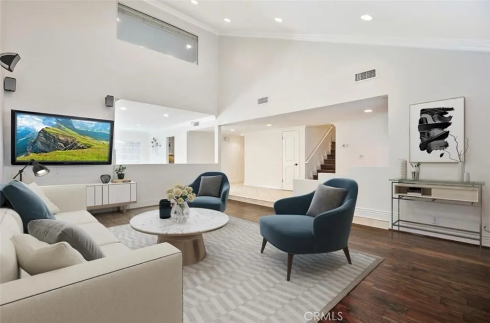 5954 Wilkinson Avenue Valley Village, CA 91607