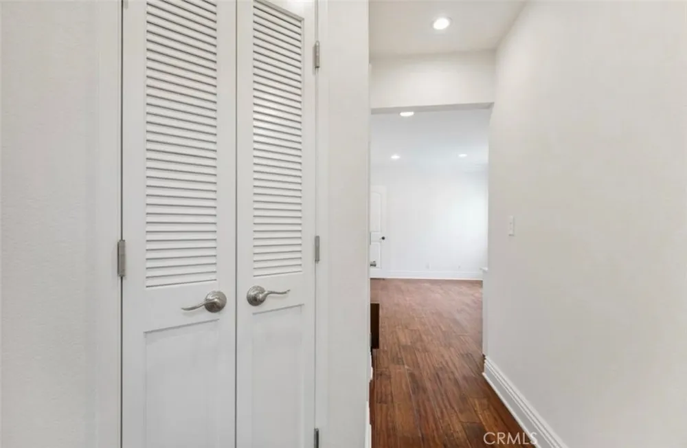 5954 Wilkinson Avenue Valley Village, CA 91607