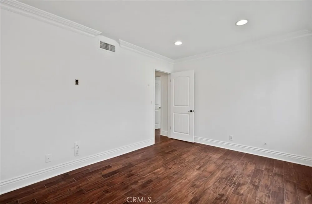 5954 Wilkinson Avenue Valley Village, CA 91607