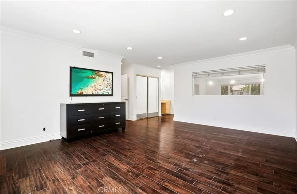 5954 Wilkinson Avenue Valley Village, CA 91607
