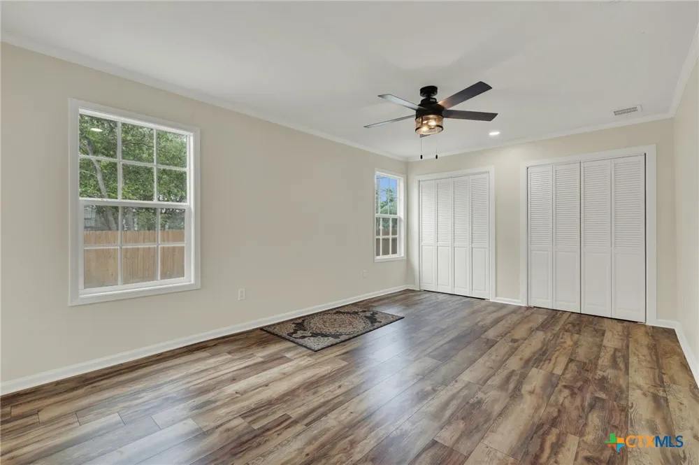 312 Lavernia Marion, TX 78124