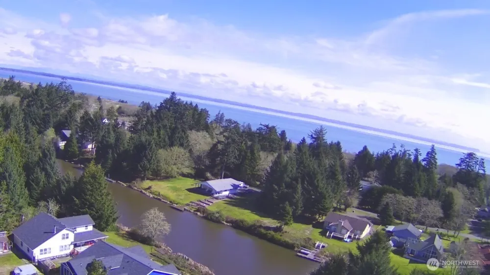 135 Duck Lake Drive NE Ocean Shores, WA 98569