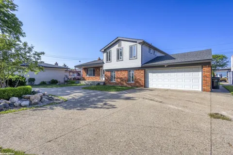 22770 Worthington Ct Court