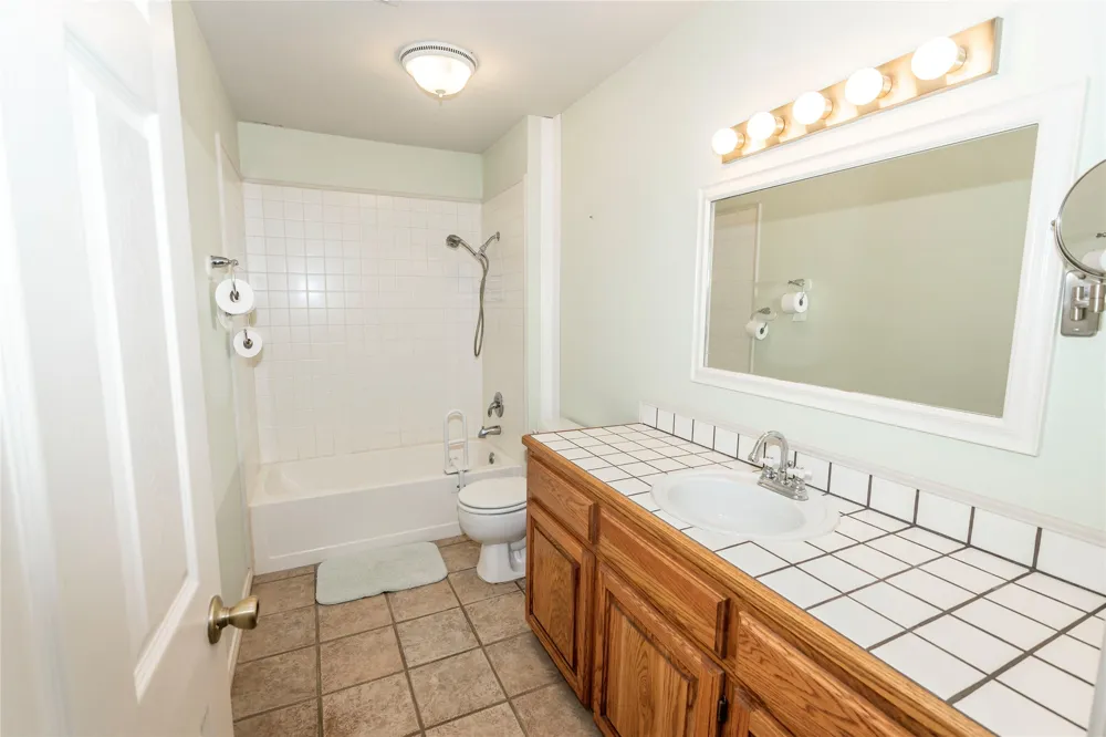 151 Country Club Drive Nocona, TX 76255