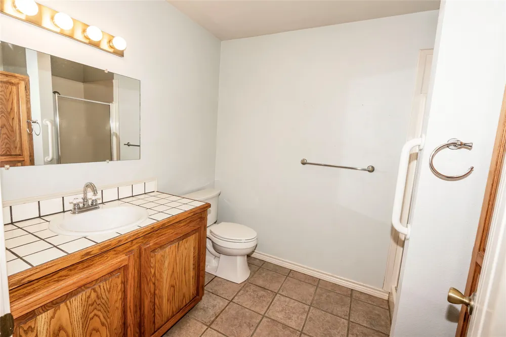 151 Country Club Drive Nocona, TX 76255