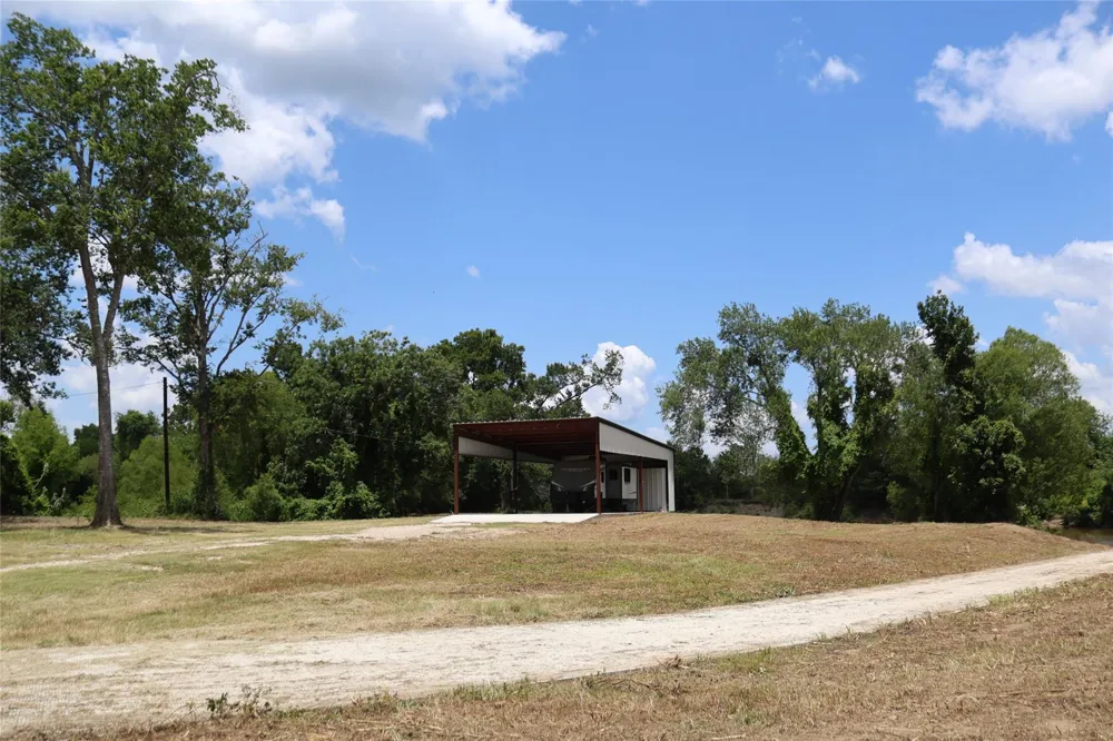 17673 River Road Midway, TX 75852