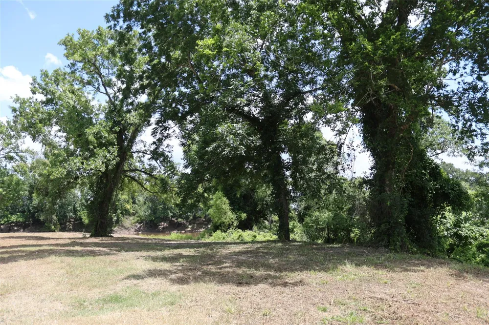 17673 River Road Midway, TX 75852