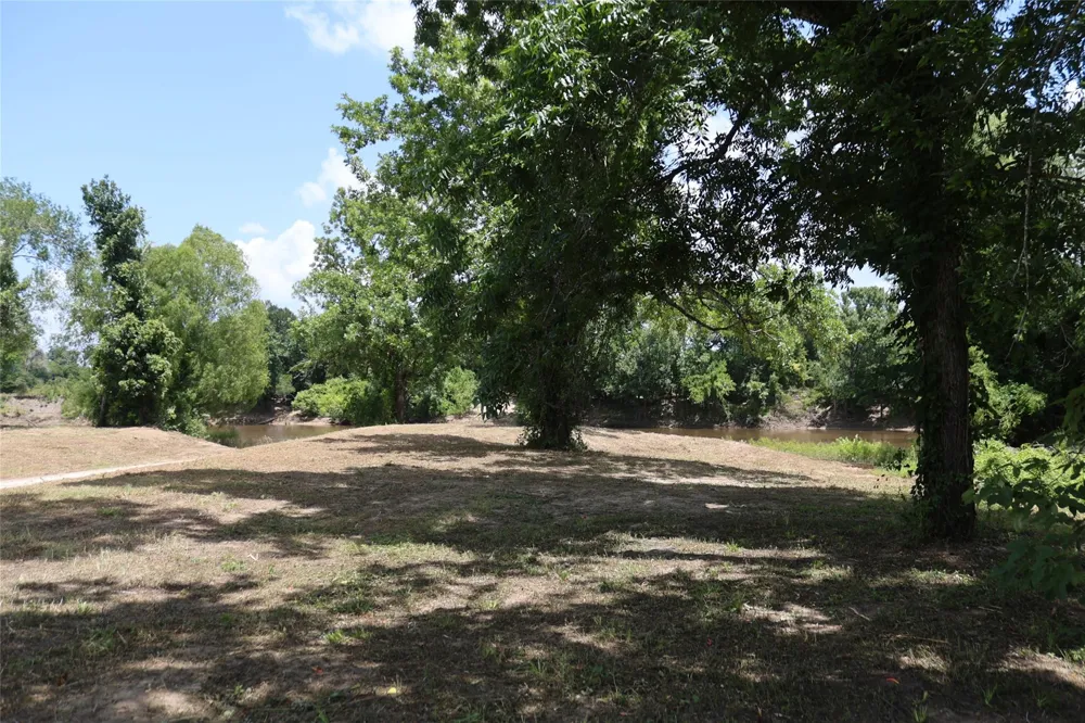 17673 River Road Midway, TX 75852