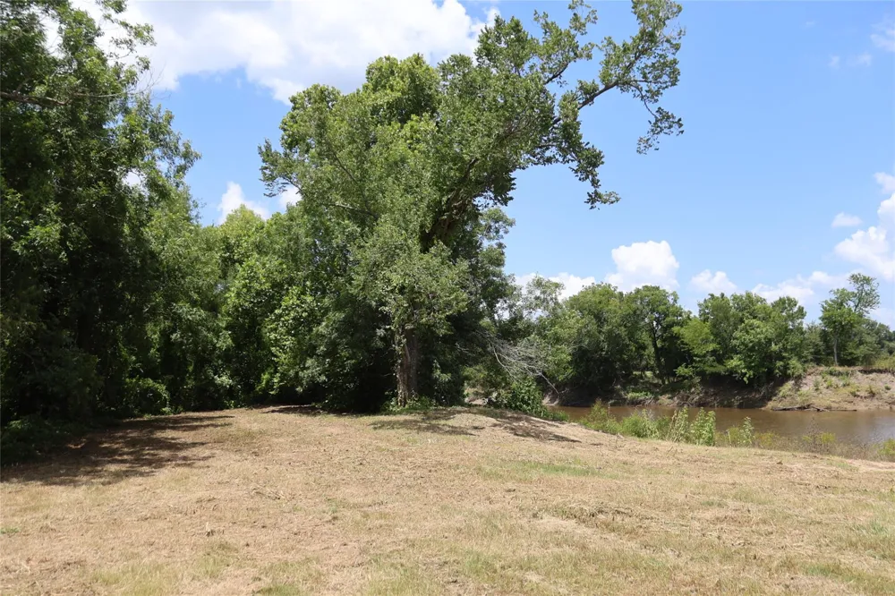 17673 River Road Midway, TX 75852