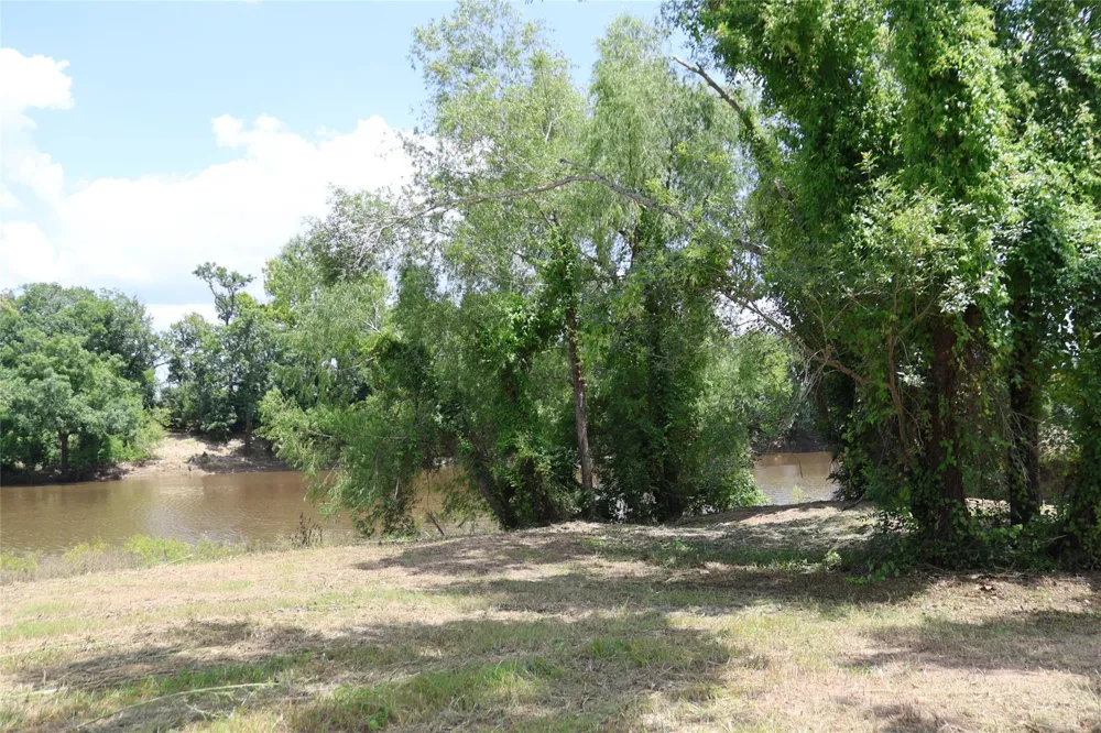 17673 River Road Midway, TX 75852