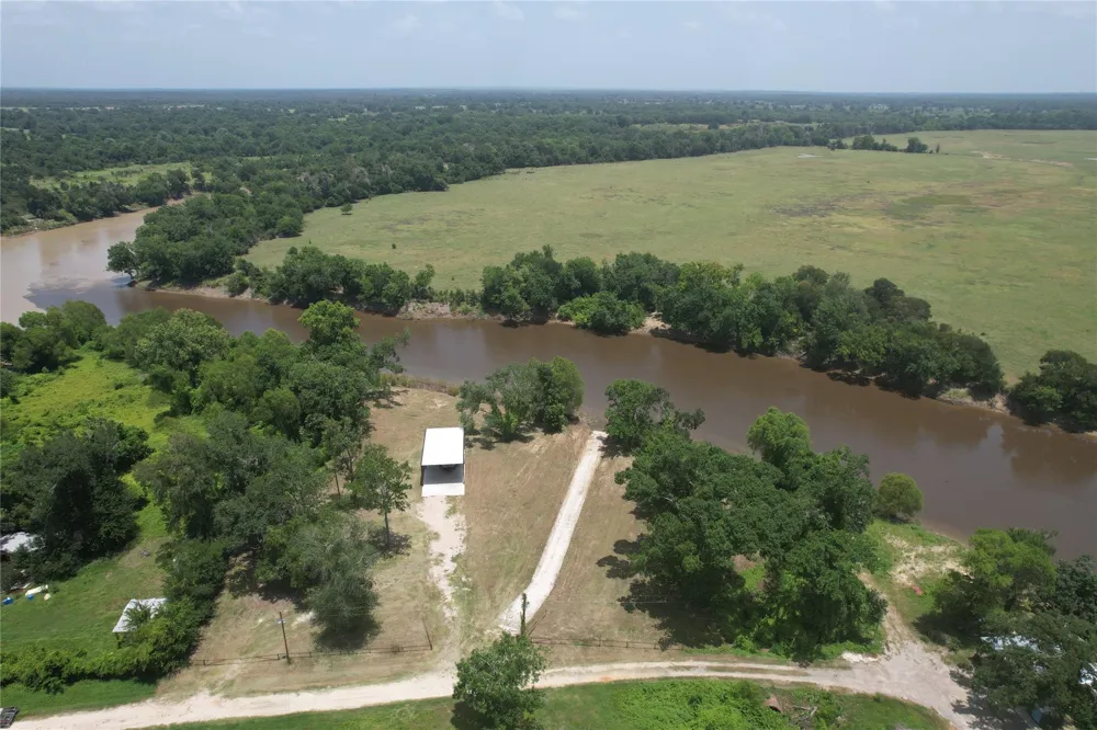 17673 River Road Midway, TX 75852