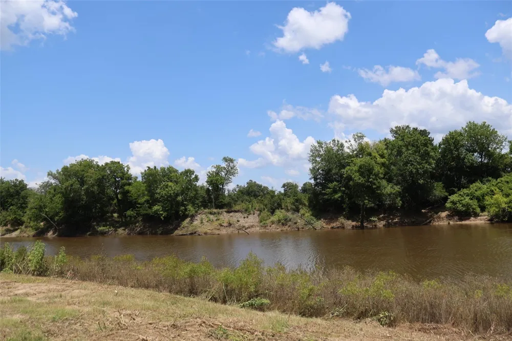 17673 River Road Midway, TX 75852