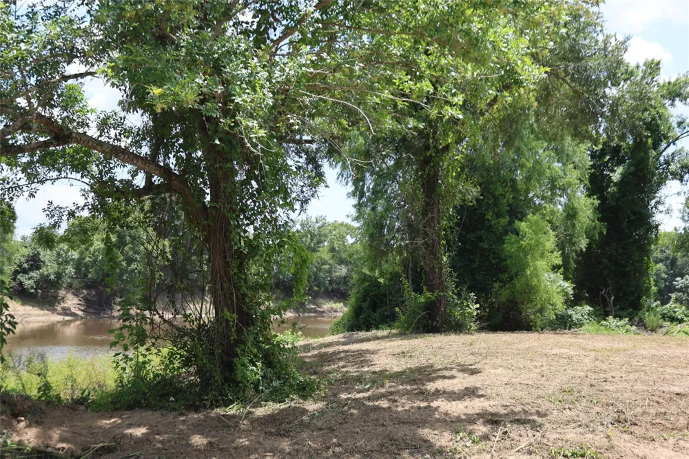 17673 River Road Midway, TX 75852