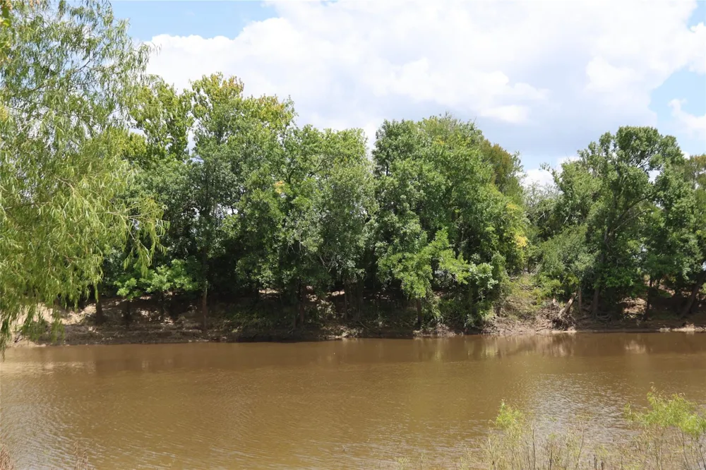 17673 River Road Midway, TX 75852