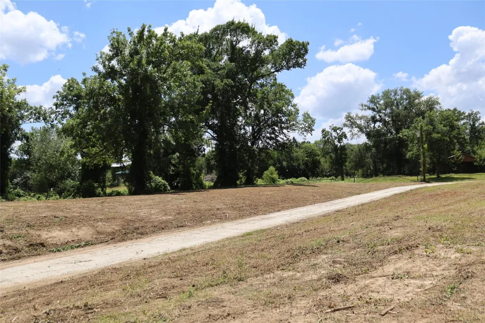 17673 River Road Midway, TX 75852
