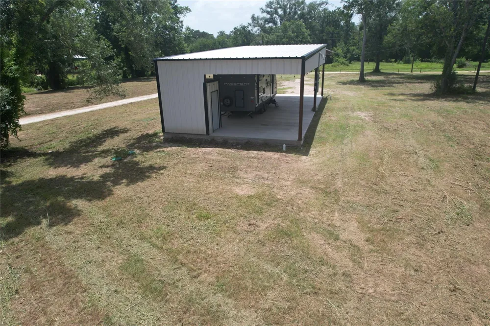 17673 River Road Midway, TX 75852