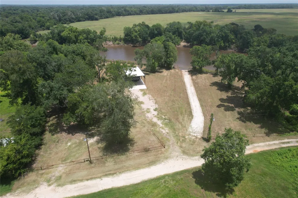 17673 River Road Midway, TX 75852