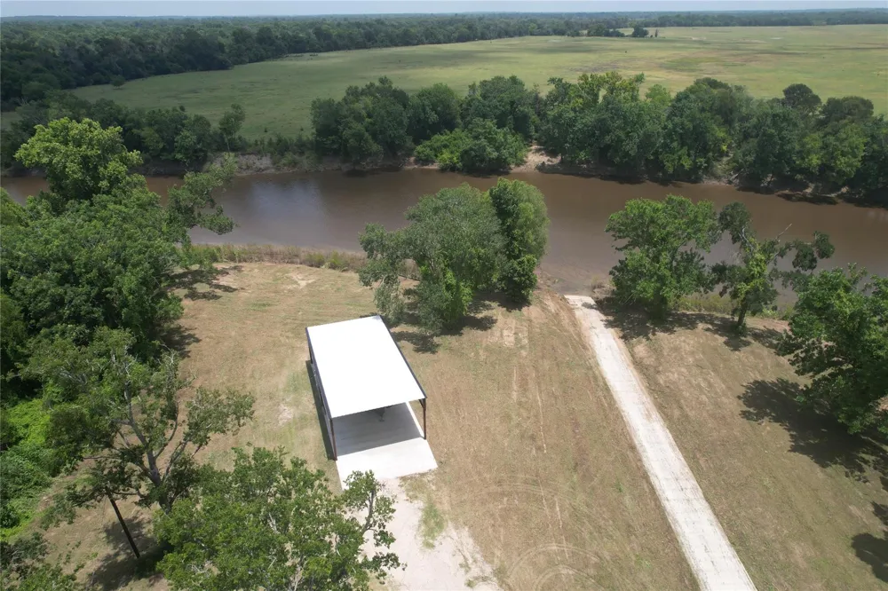 17673 River Road Midway, TX 75852