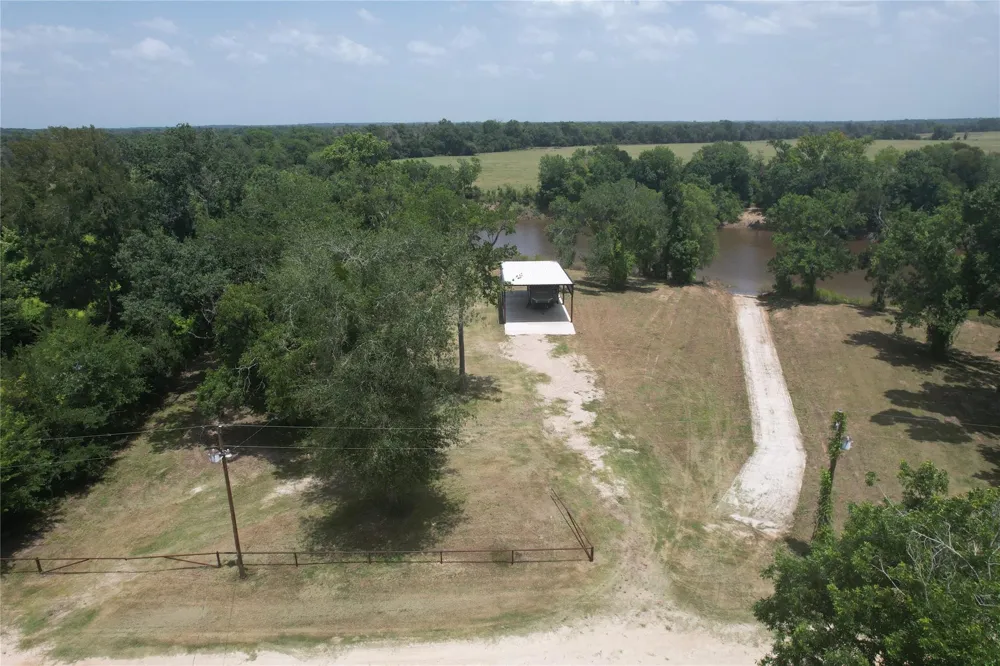 17673 River Road Midway, TX 75852