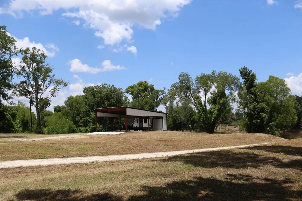 17673 River Road Midway, TX 75852