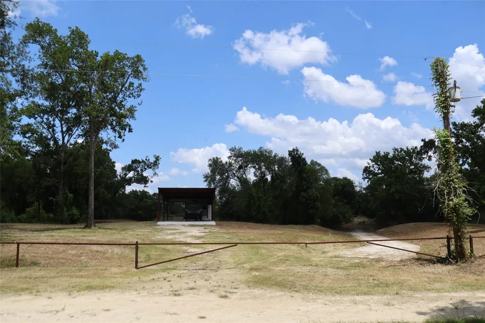 17673 River Road Midway, TX 75852