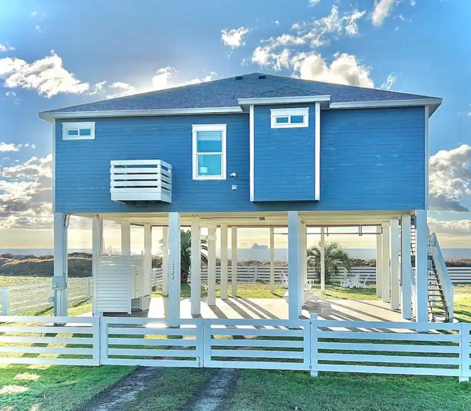 1222 Galveston Ave Port Bolivar, TX 77650