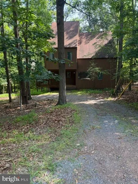 1317 LAKEVIEW DRIVE