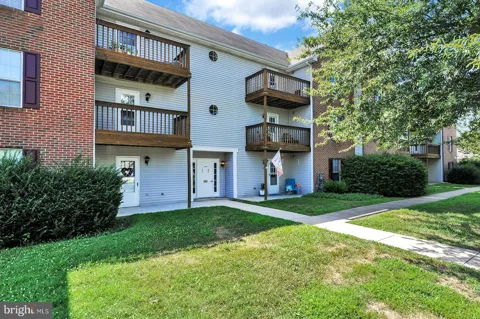 102 CAROLINE PLACE #201