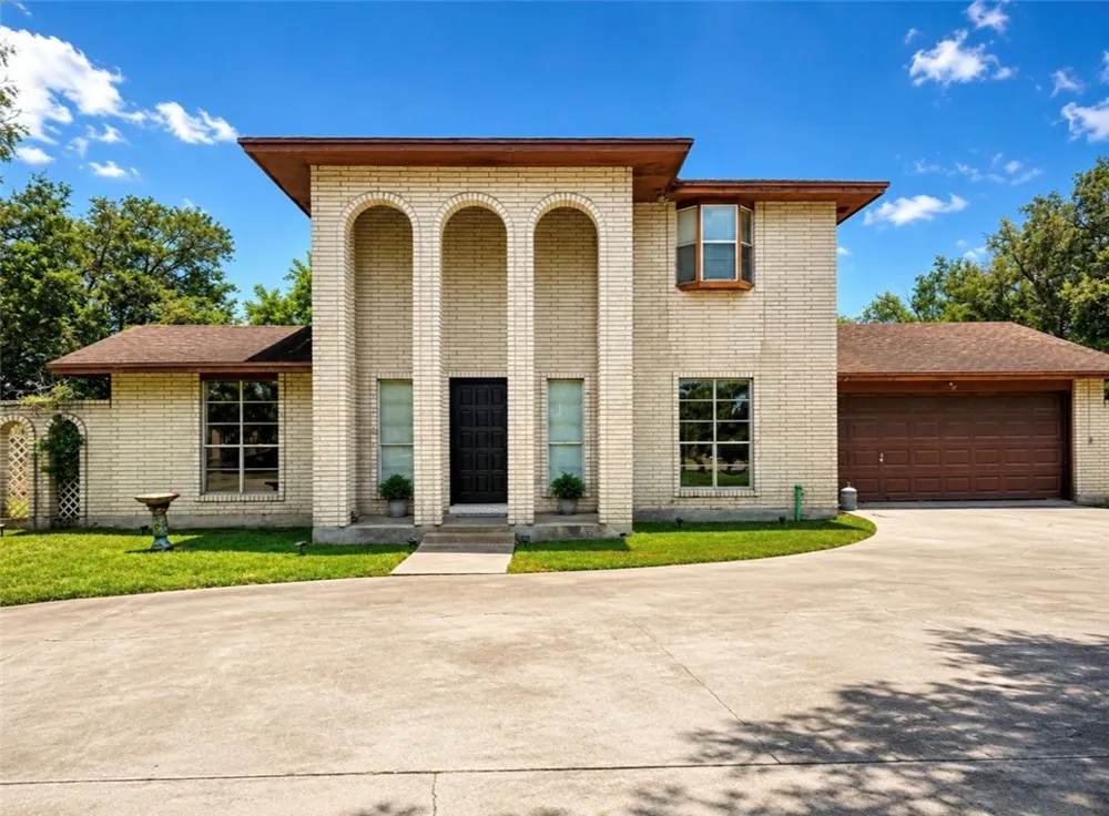 503 E Ailsie Avenue Kingsville, TX 78363